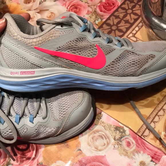 Nike dual fusion shoes - Picture 3 of 4